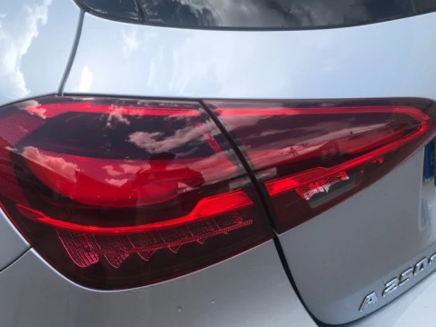Mercedes-Benz Clase A  250 e Compacto con tecnología híbrida EQ