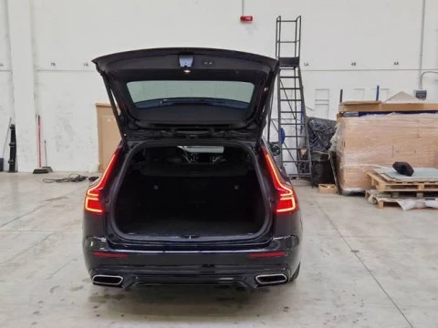 Volvo V60 2.0 T6 AWD Recharge R-Design Auto