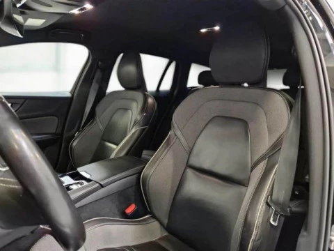 Volvo V60 2.0 T6 AWD Recharge R-Design Auto