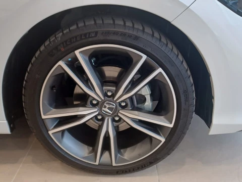 Honda Civic 2.0 i-MMD Advance CVT