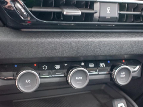 Citroën C4 1.2 PURETECH 130 S&S FEEL PACK 5P