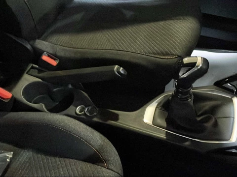 Peugeot 2008 Style Gasolina 100 S&S 6 Vel. MAN