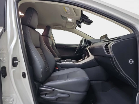 Lexus NX 2.5 300h Premium 2WD