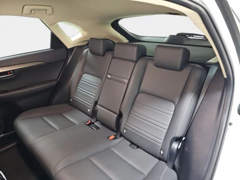 Lexus NX 2.5 300h Premium 2WD