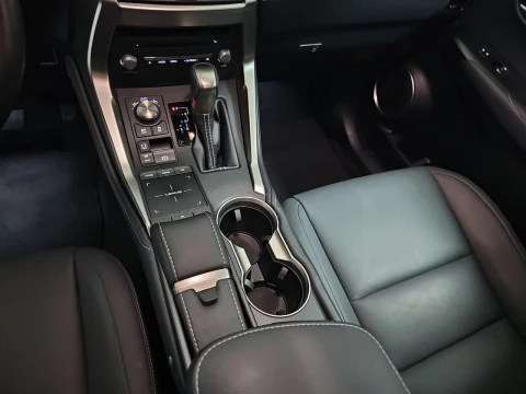 Lexus NX 2.5 300h Premium 2WD