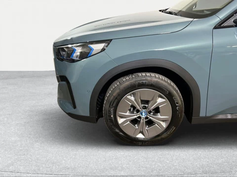BMW iX2 xDrive30