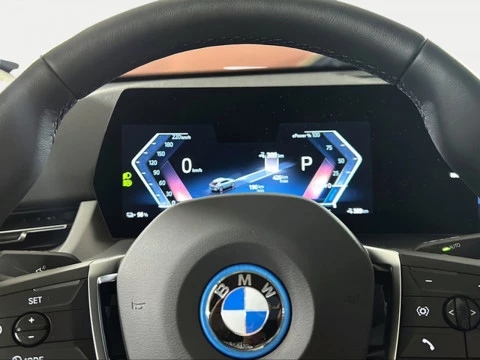 BMW iX2 xDrive30