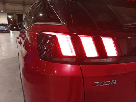 Peugeot 3008 1.5 BlueHDi 96kW (130CV) S&S Allure