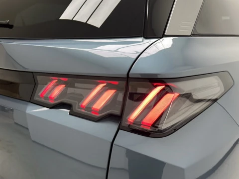 Peugeot 5008 Nuevo 5008 Allure Plug-in HYBRID 195 e-DCT7  