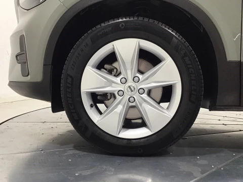 Volvo XC40 XC40 Core, B3 Mild hybrid, Gasolina