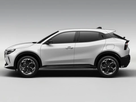 Alfa Romeo Junior Ibrida eQ4