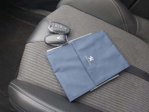 Peugeot 3008 1.5 BlueHDi 96kW S&S Allure Pack EAT8