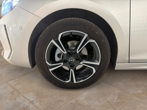 Opel Corsa 1.2T XHLHybrid 81kW GS eDCT