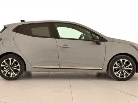 Renault Clio 1.6 E-TECH TECHNO 5P