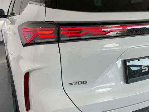 EBRO S700 1.6 TGDI Luxury 7 DCT