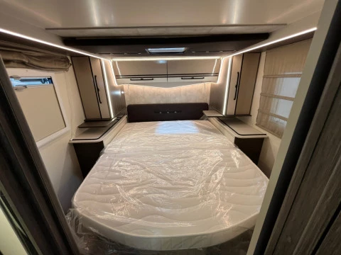 MCLOUIS NEVIS NEVIS 881