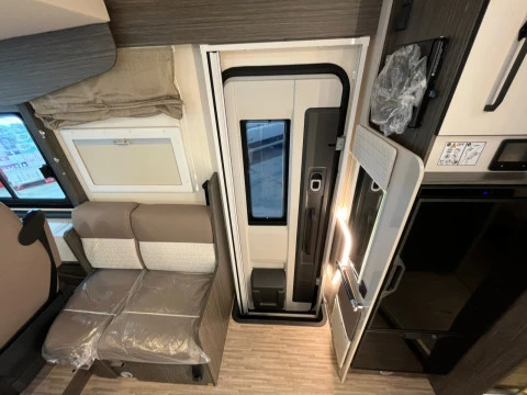 MCLOUIS NEVIS NEVIS 881