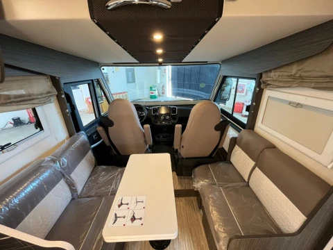 MCLOUIS NEVIS NEVIS 881