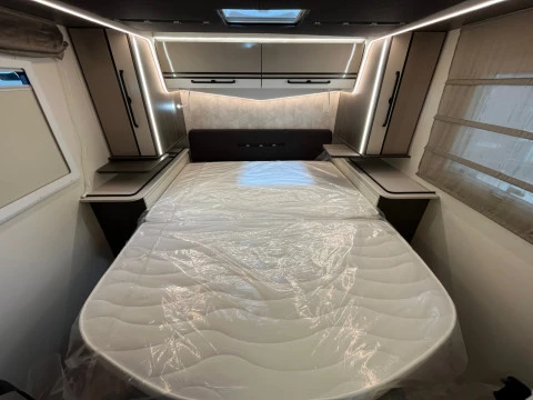 MCLOUIS NEVIS NEVIS 881