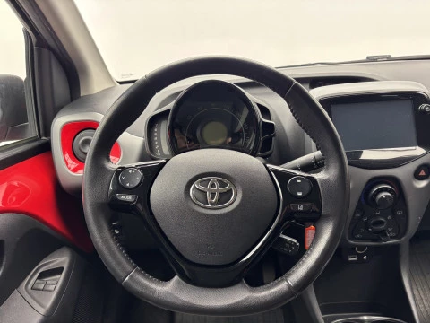 Toyota Aygo 1.0 70 x-play