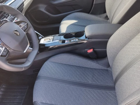 Peugeot 208 Allure HYBRID 145 eDCS6