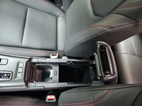 Lexus LBX 1.5 136cv HEV Elegant+ Black