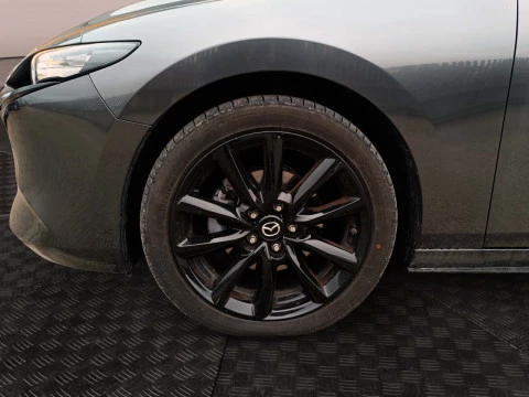 Mazda3 2025 2.5L E-SKYACTIV G MHEV 103KW (140CV) 6MT FWD HOMURA