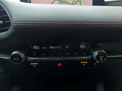 Mazda3 2025 2.5L E-SKYACTIV G MHEV 103KW (140CV) 6MT FWD HOMURA