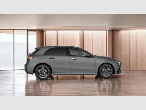 Mercedes-Benz Clase A A 250 e con tecnologia hibrida EQ
