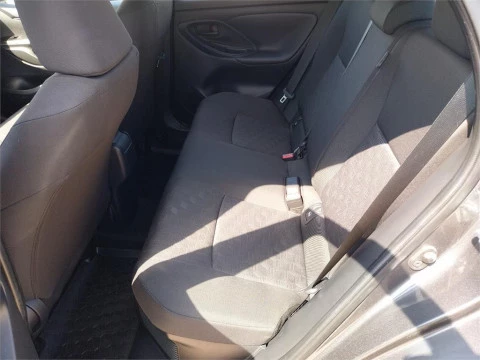 Toyota Yaris ACTIVE PLUS