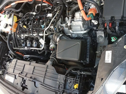 Ford Kuga Titanium 2.5 Duratec FHEV 140kW Auto