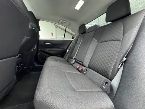 Toyota Corolla Sedán 140H STYLE