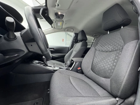 Toyota Corolla Sedán 140H STYLE