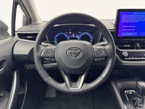 Toyota Corolla Sedán 140H STYLE