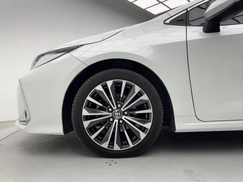 Toyota Corolla Sedán 140H STYLE
