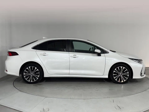 Toyota Corolla Sedán 140H STYLE