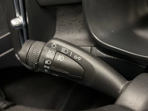 Volvo XC40 T3 Momentum Core Auto 120 kW (163 CV)