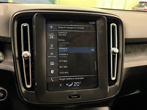 Volvo XC40 T3 Momentum Core Auto 120 kW (163 CV)