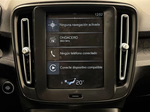 Volvo XC40 T3 Momentum Core Auto 120 kW (163 CV)