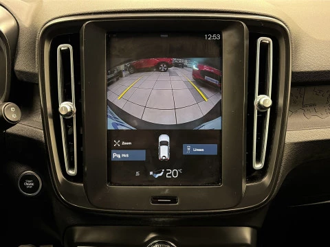 Volvo XC40 T3 Momentum Core Auto 120 kW (163 CV)