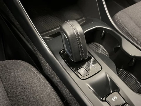 Volvo XC40 T3 Momentum Core Auto 120 kW (163 CV)