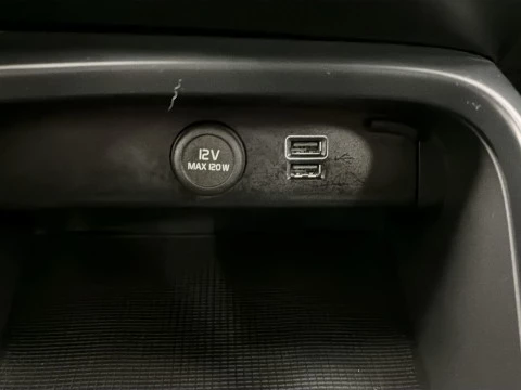 Volvo XC40 T3 Momentum Core Auto 120 kW (163 CV)