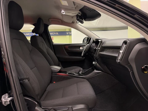 Volvo XC40 T3 Momentum Core Auto 120 kW (163 CV)