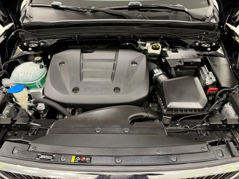 Volvo XC40 T3 Momentum Core Auto 120 kW (163 CV)