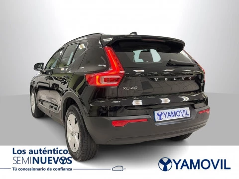 Volvo XC40 T3 Momentum Core Auto 120 kW (163 CV)