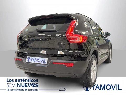 Volvo XC40 T3 Momentum Core Auto 120 kW (163 CV)