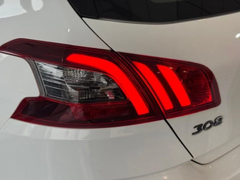 Peugeot 308 1.2 PURETECH S&S BUSINESS LINE 110