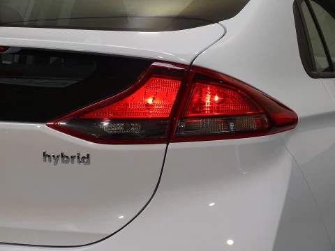 Hyundai IONIQ 1.6 GDI HEV Tecno DCT con trailer pack