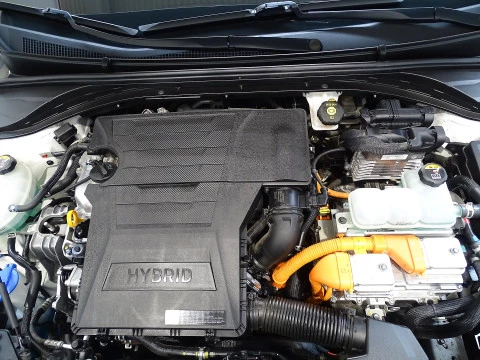 Hyundai IONIQ 1.6 GDI HEV Tecno DCT con trailer pack