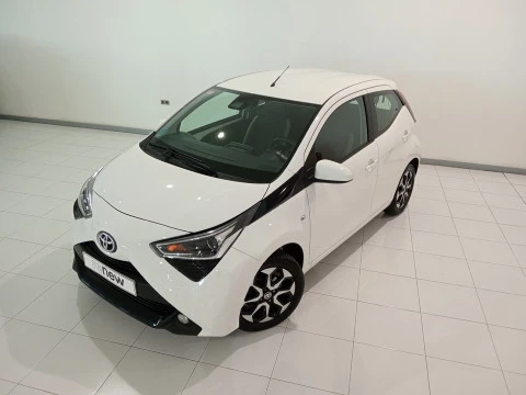 Toyota Aygo  70 x-play x-shift